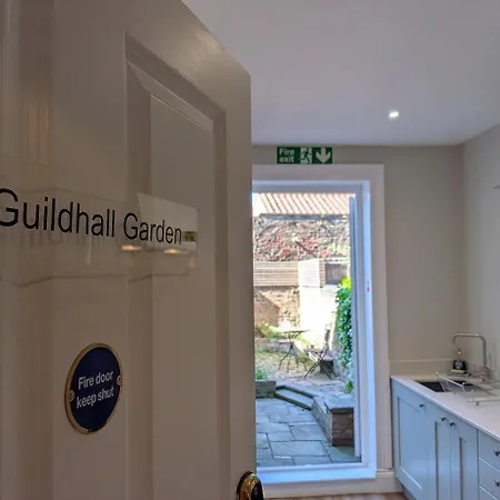 Guildhall Garden Stay York With Private Courtyard Apartamento York