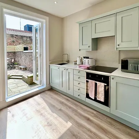 Guildhall Garden * Γιορκ